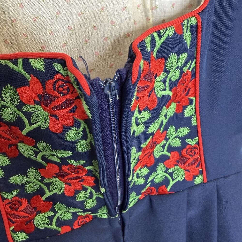 Vintage Licht Trachtenhaus Drindl Dress Womens 6 Navy Blue Embroidered German - Picture 6 of 8